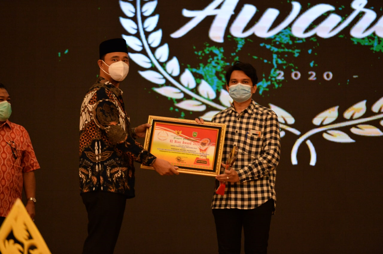 DPMPTSP Provinsi Riau Meraih Penghargaan Keterbukaan Informasi Publik