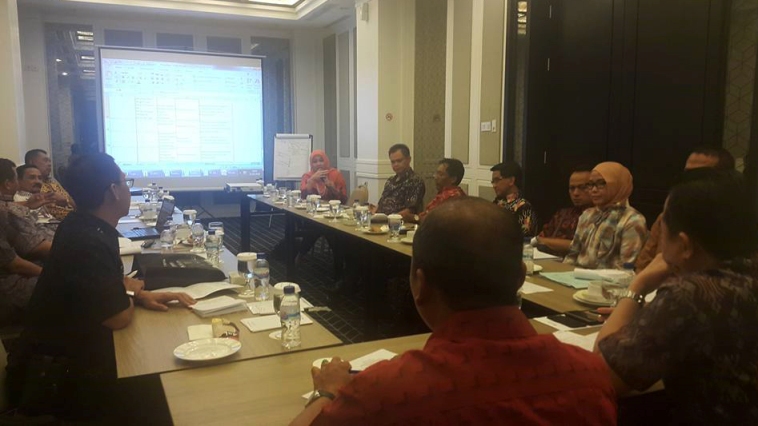 Kepala DPMPTSP Provinsi Riau Menjadi Salah Satu Tim Penyusun Rancangan PERMENDAGRI