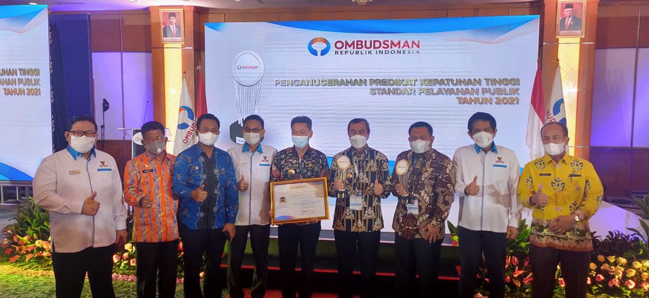 Provinsi Riau Peringkat Pertama Predikat Kepatuhan Tinggi  Standar Pelayanan Publik Tahun 2021