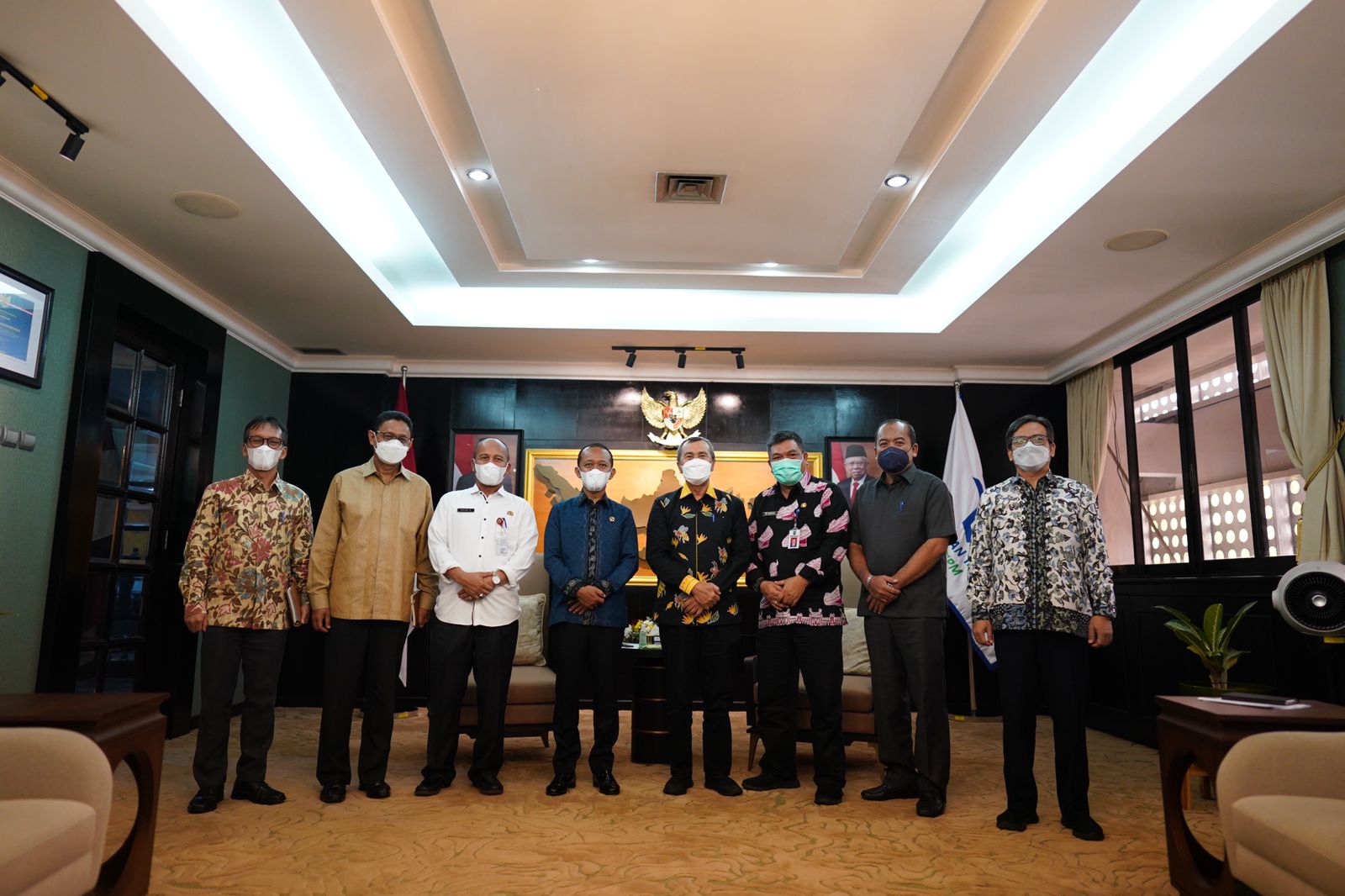 Kadis DPMPTSP Provinsi Riau Mendapingi Gurbernur Riau Menemui Menteri Investasi/BKPM