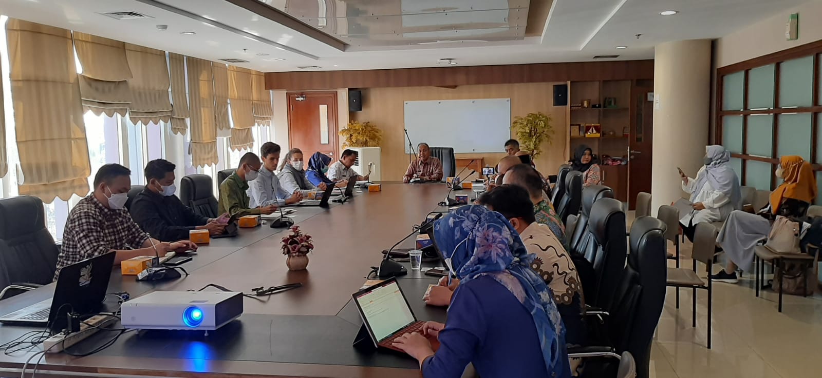 Kunjungan dari KEMENTERIAN INVESTASI/BKPM, Kepala Dinas Pangan, Tanaman Pangan dan Hortikultura Provinsi Riau, Kepala DPMPTSP Kota Dumai, Apical Group dan PT InnovaFeddd 