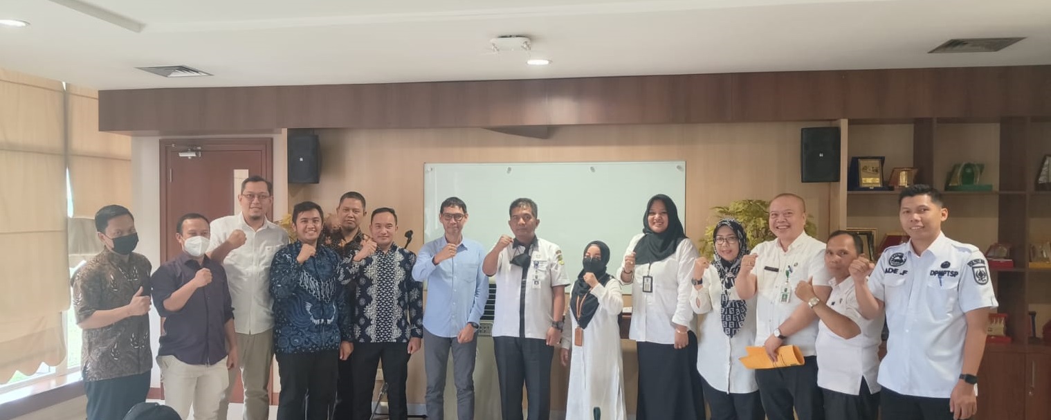 Pelaksanaan Kegiatan FGD dalam rangka Penyusunan Kajian Hukum PPATK di Dinas Penanaman Modal dan PTSP Provinsi Riau