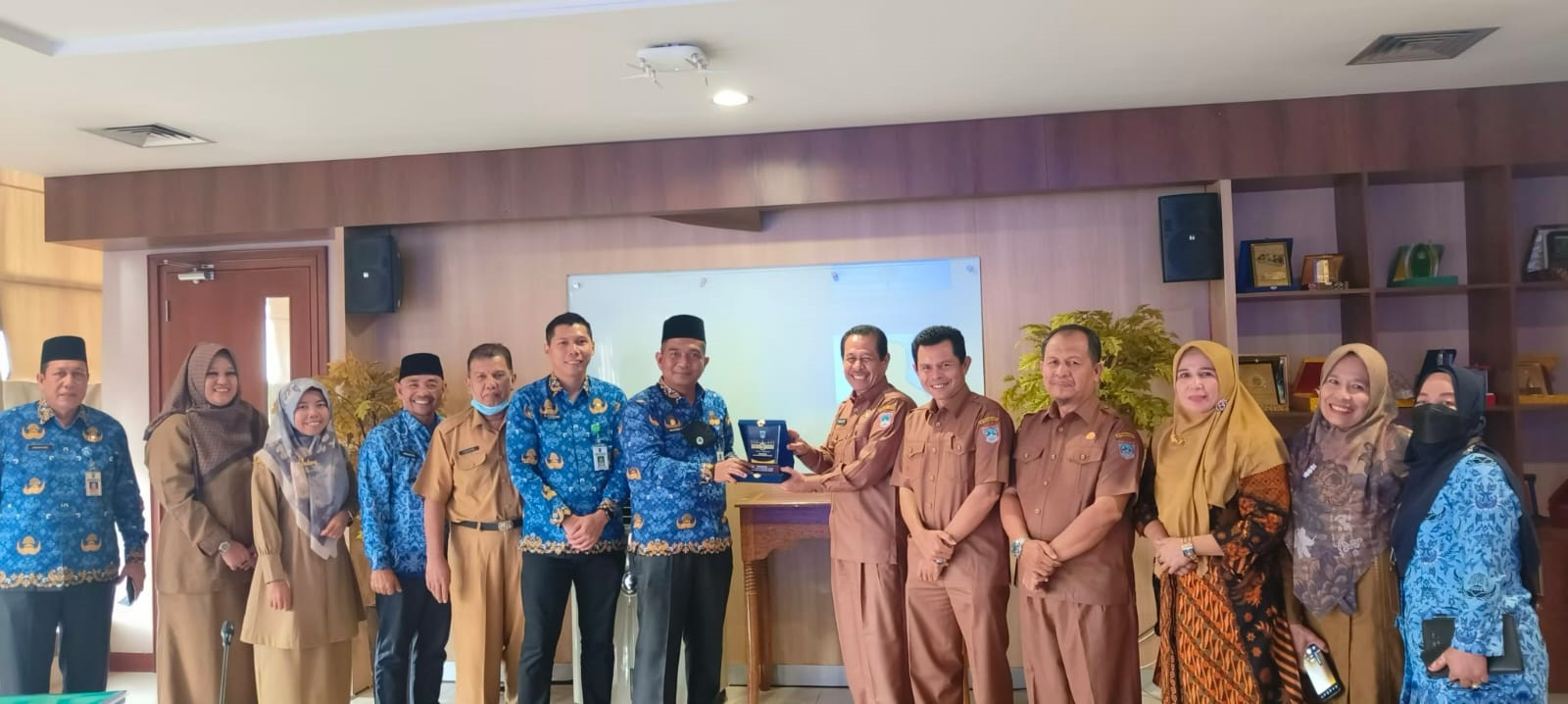 DPMPTSP Provinsi Riau Menerima Kunjungan DPMPTSP Kabupaten Pasaman Barat 