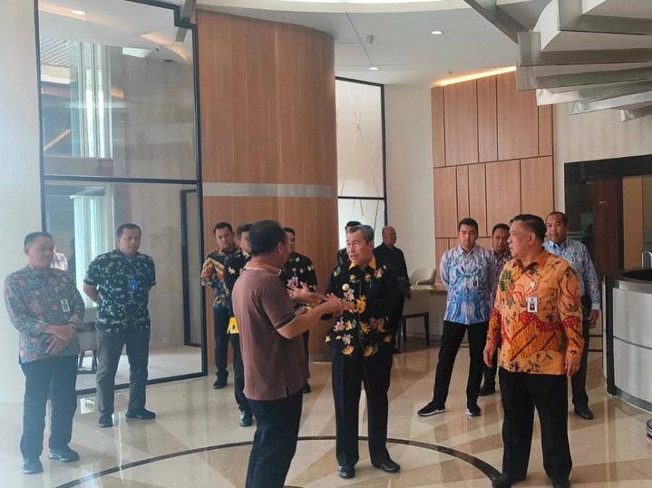 Peninjauan Penyelesaian Pembangunan Ruang Pelayanan DPMPTSP Prov Riau