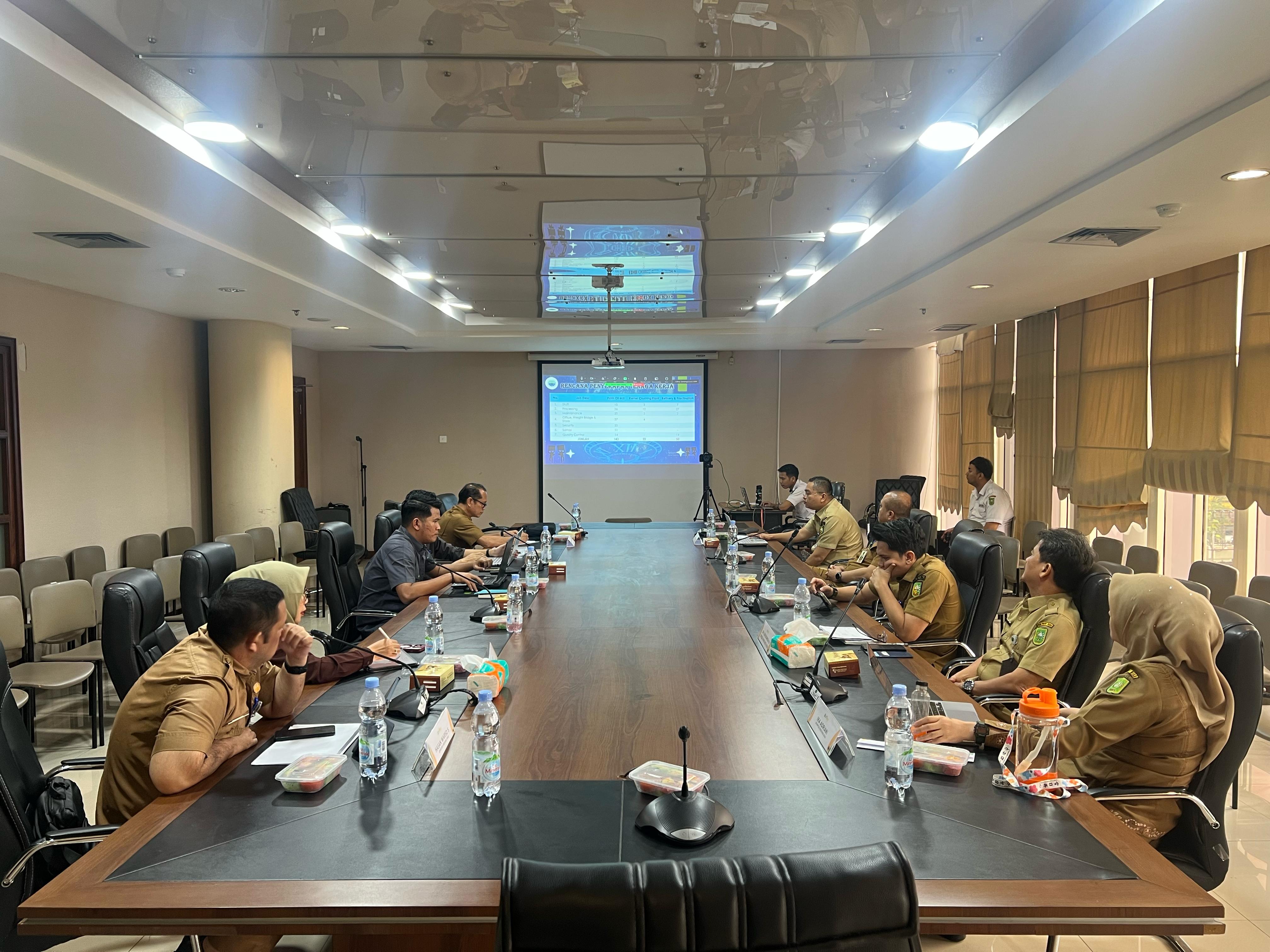 Penilaian Proyek Hilirisasi dan Investasi Hijau PT. RAMBAH SAWIT MANDIRI: Menggerakkan Ekonomi Lokal dan Menjaga Kelestarian Lingkungan