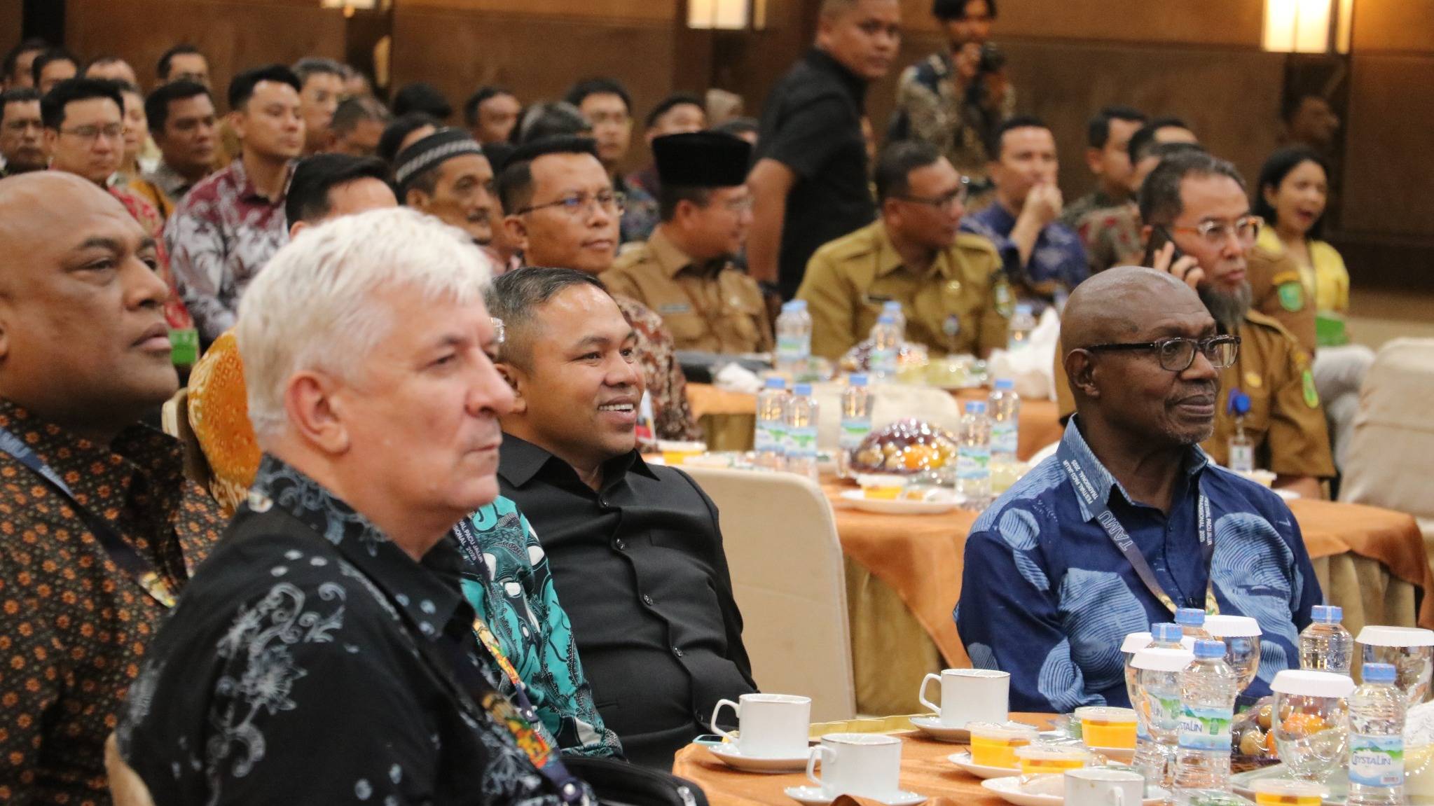 Riau Investment Forum (RIF) 2025 Dibuka: Gubernur Ajak Dunia Investasi di Riau, Gerbang Emas Sumatera!